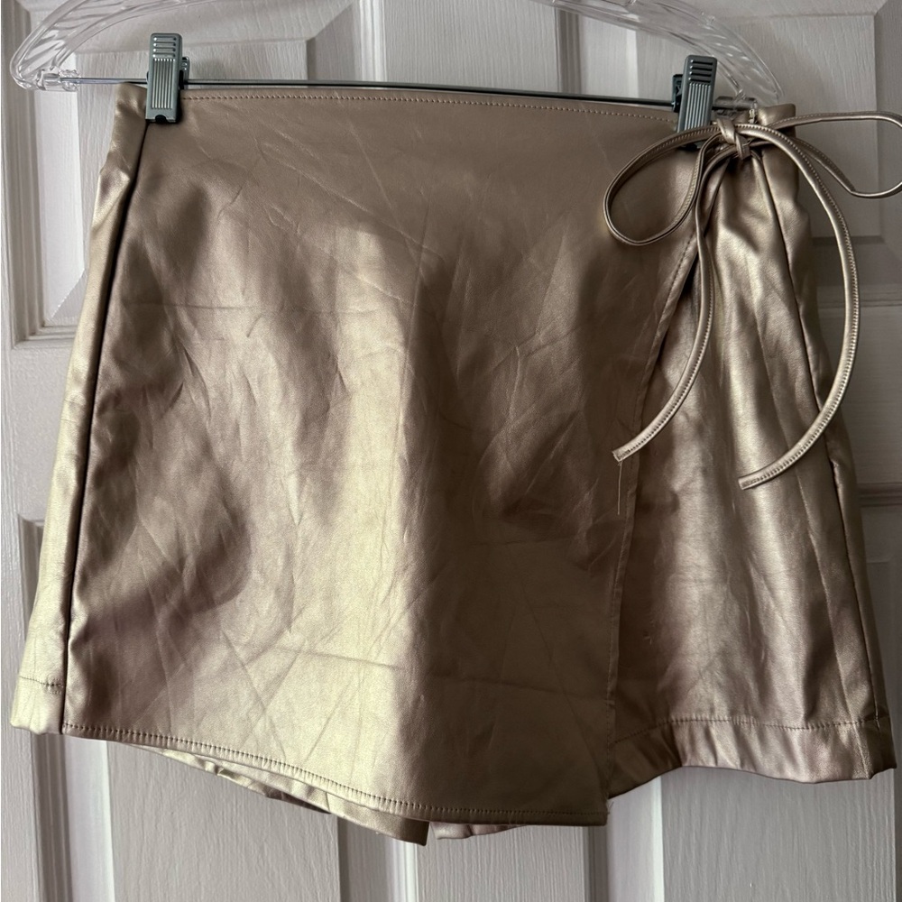 Elegant Tan Women's Shorts